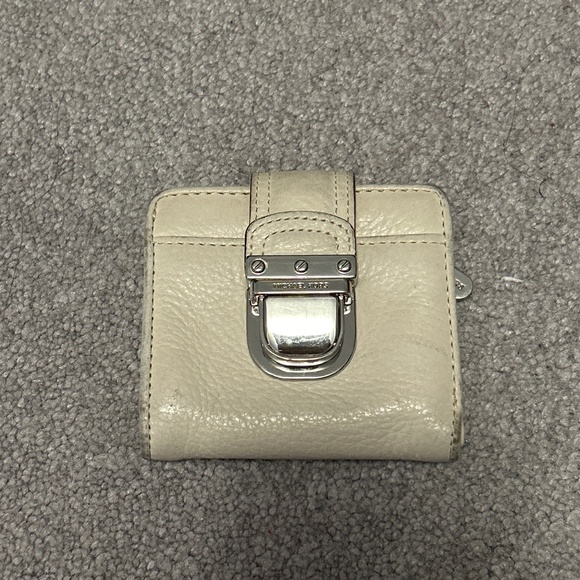 Michael Kors Wallet - Picture 1 of 3